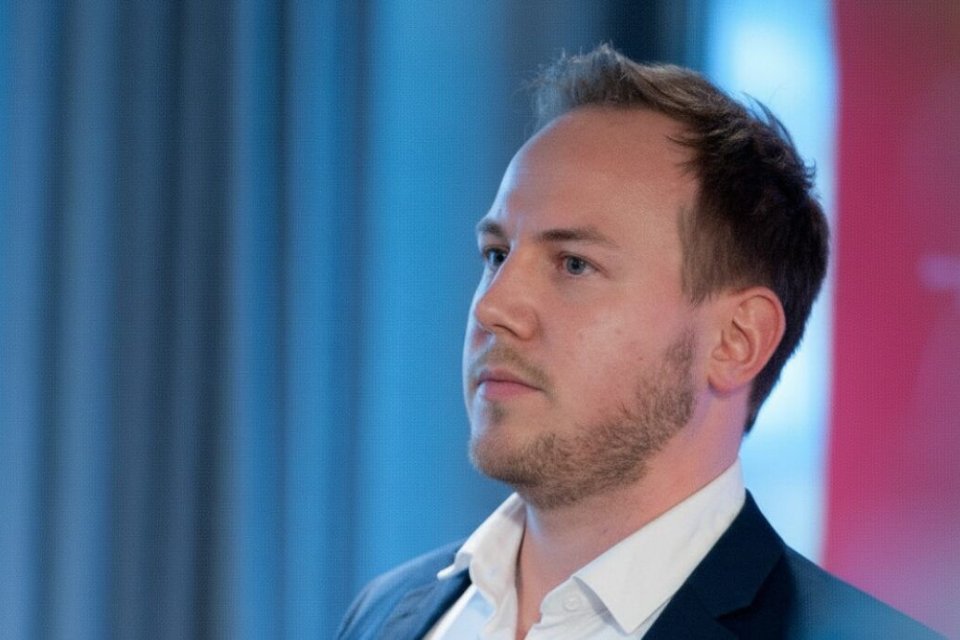 Timo Eppler leitet ein Seminar